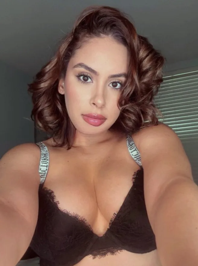 Julia Belle
